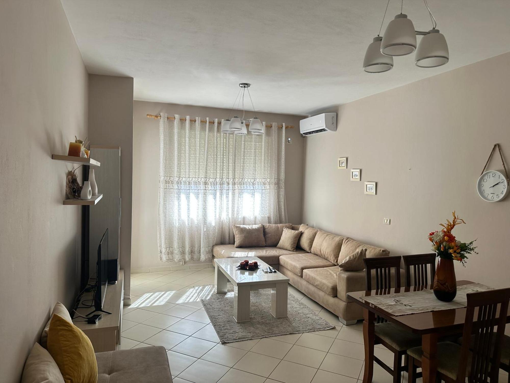 Sunrise Apartment Near The Center Tirana Exterior photo