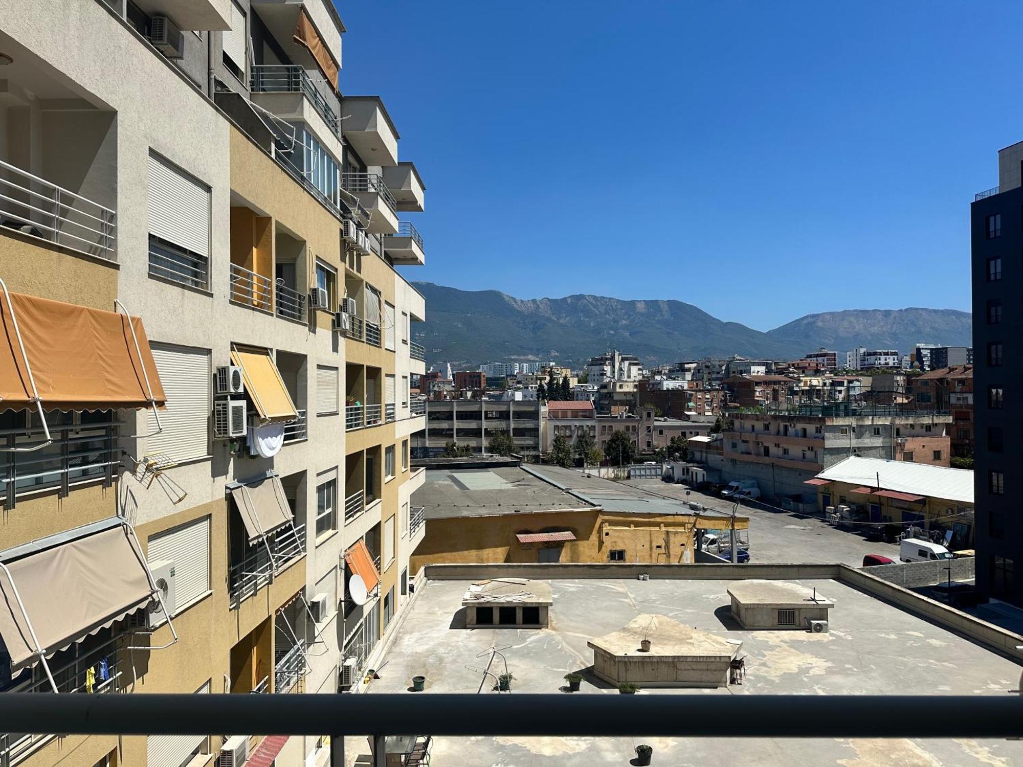 Sunrise Apartment Near The Center Tirana Exterior photo